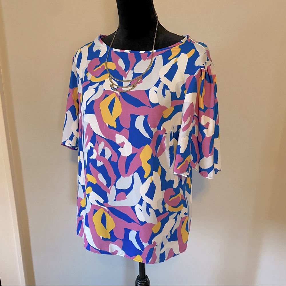 Abstract pattern top